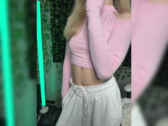 Korol-Eva live cam on BongaCams