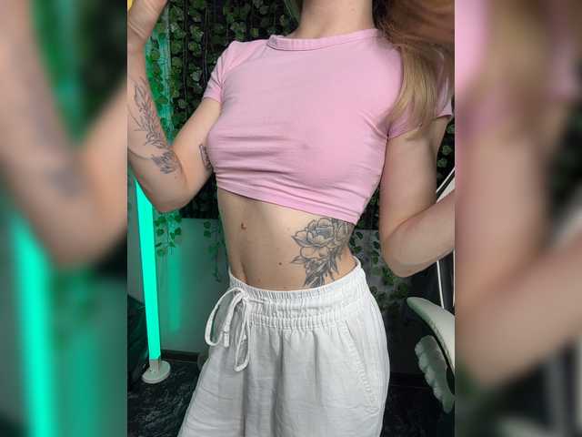 Eva_Kit live cam preview