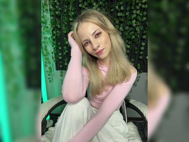Korol-Eva live cam on BongaCams