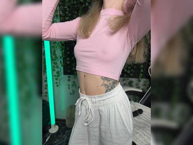 Korol-Eva live cam on BongaCams