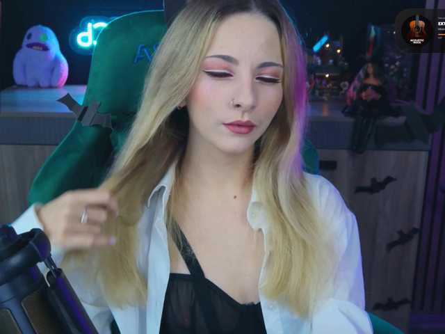 Korol-Eva live cam on BongaCams