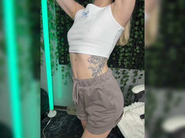 Korol-Eva live cam on BongaCams