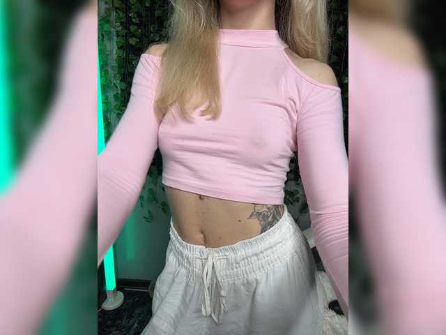 Korol-Eva live cam on BongaCams