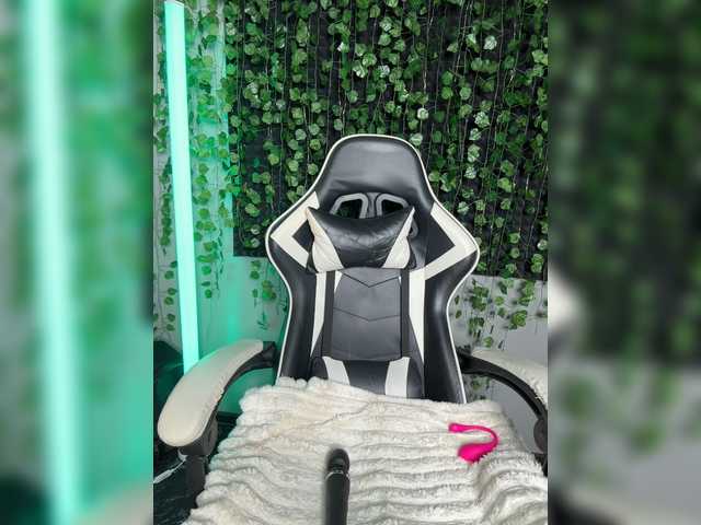 Korol-Eva live cam on BongaCams