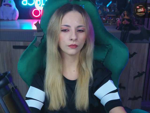 Korol-Eva live cam on BongaCams