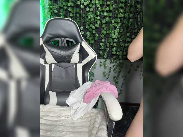 Korol-Eva live cam on BongaCams