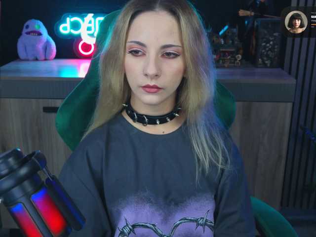 Korol-Eva live cam on BongaCams