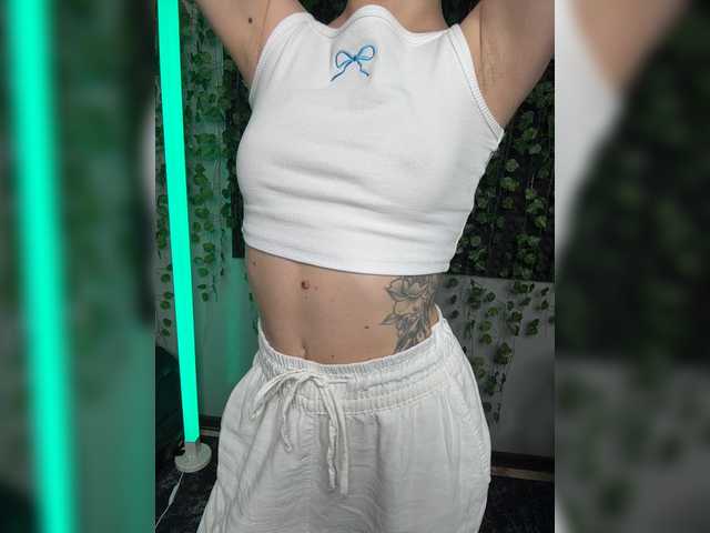 Korol-Eva live cam on BongaCams