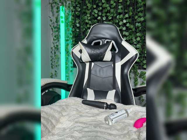 Korol-Eva live cam on BongaCams