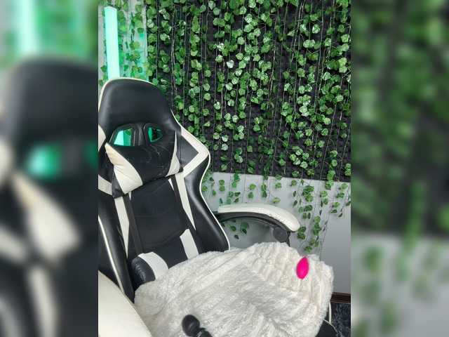 Korol-Eva live cam on BongaCams