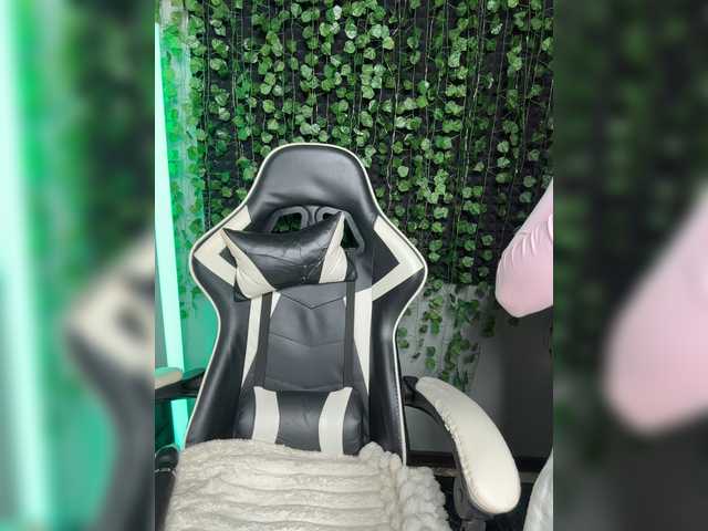 Korol-Eva live cam on BongaCams