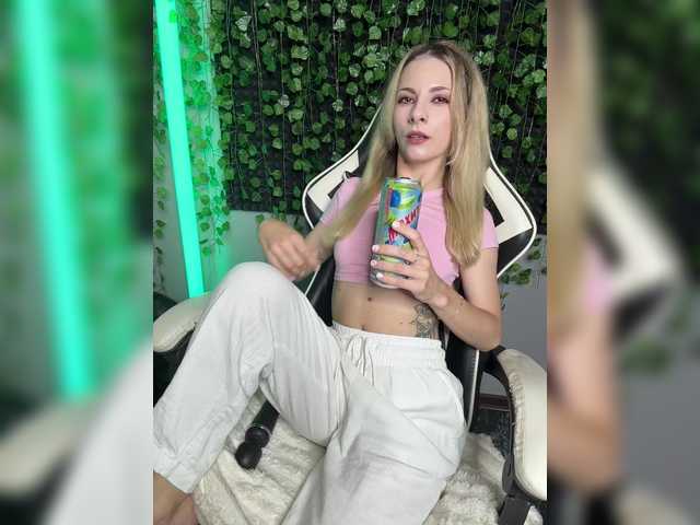 Korol-Eva live cam on BongaCams
