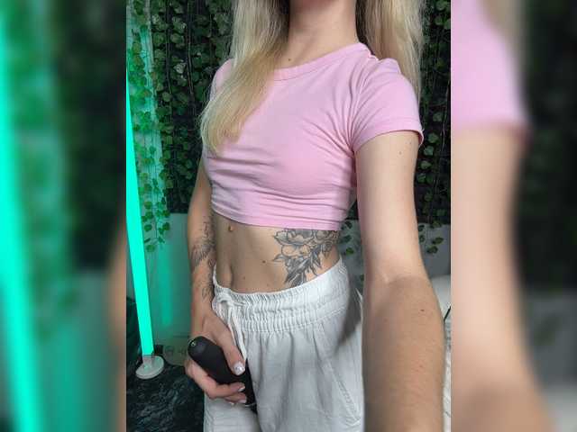 Eva_Kit live cam preview