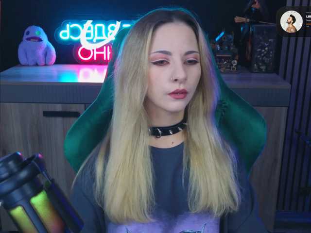 Korol-Eva live cam on BongaCams