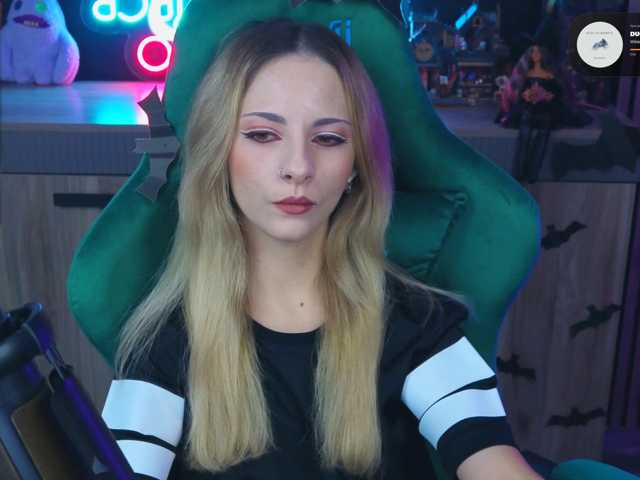 Korol-Eva live cam on BongaCams
