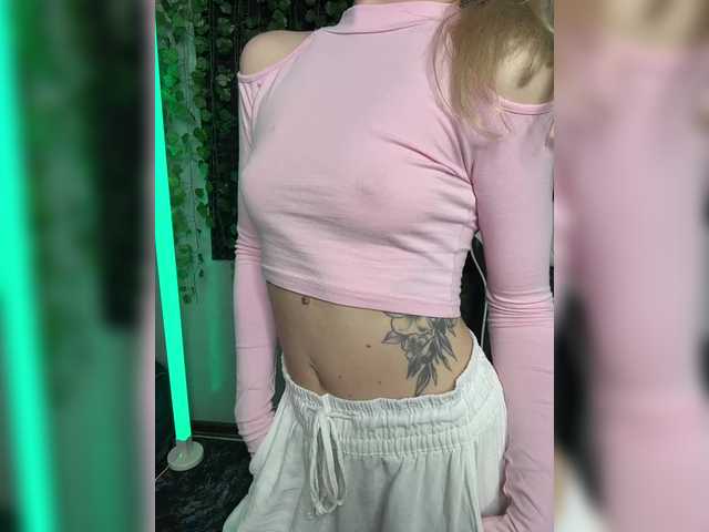 Korol-Eva live cam on BongaCams
