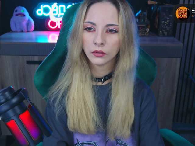Korol-Eva live cam on BongaCams