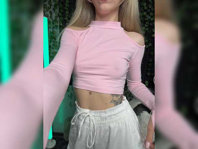 Korol-Eva live cam on BongaCams
