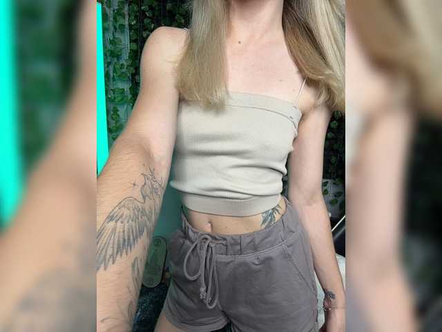 Korol-Eva live cam on BongaCams