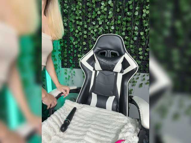 Korol-Eva live cam on BongaCams
