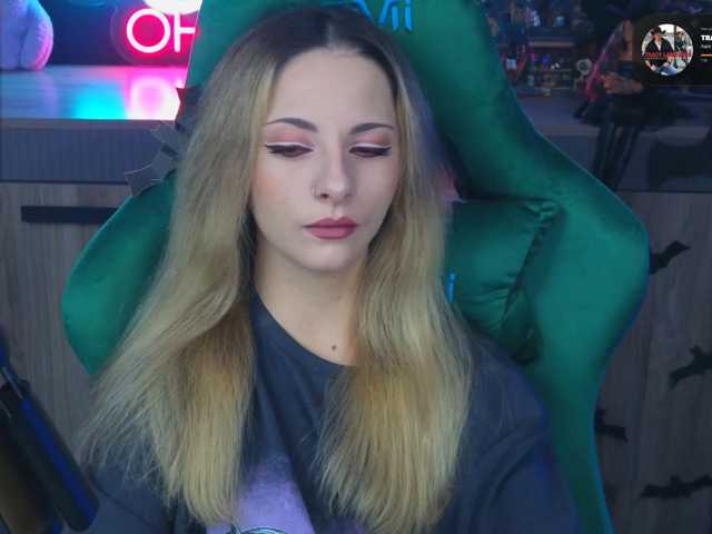 Korol-Eva live cam on BongaCams
