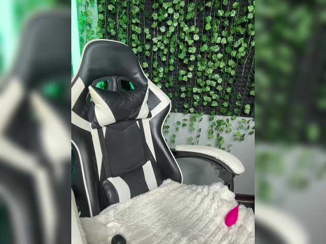 Korol-Eva live cam on BongaCams