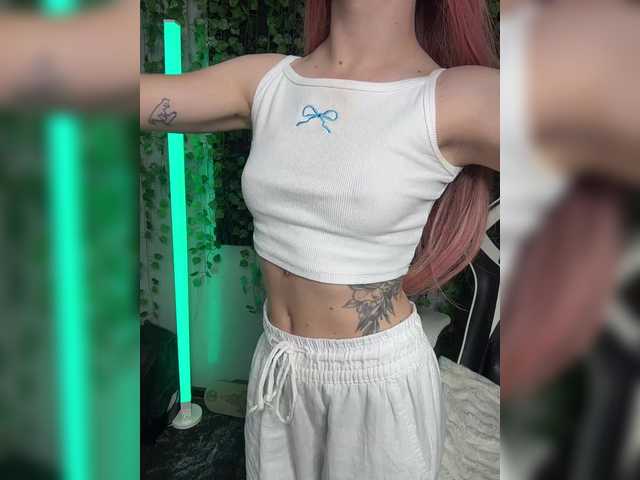 Korol-Eva live cam on BongaCams