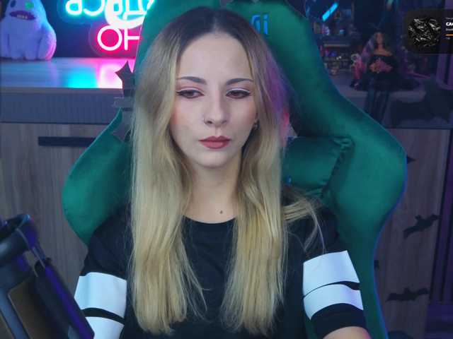 Korol-Eva live cam on BongaCams