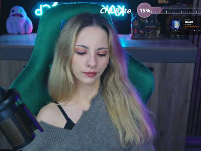 Korol-Eva, live now on BongaCams
