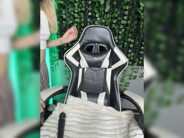 Korol-Eva live cam on BongaCams
