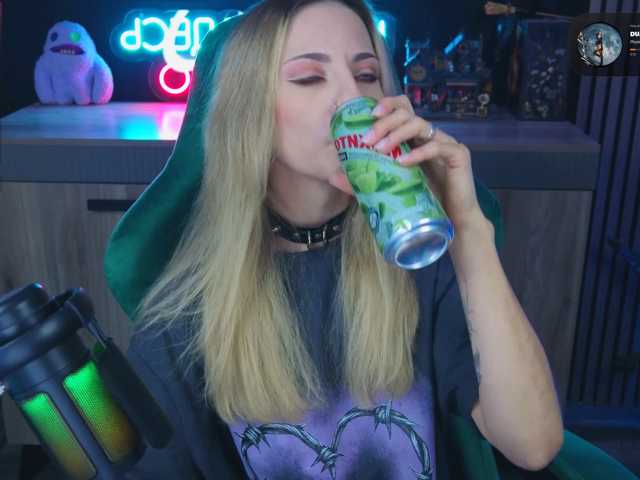Korol-Eva live cam on BongaCams
