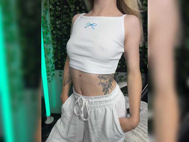 Korol-Eva live cam on BongaCams