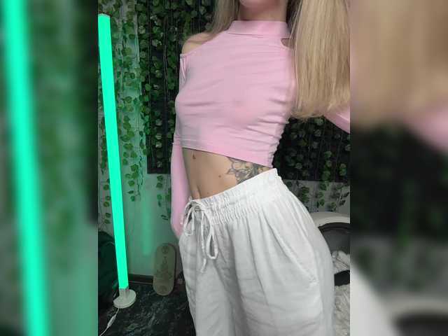 Korol-Eva live cam on BongaCams