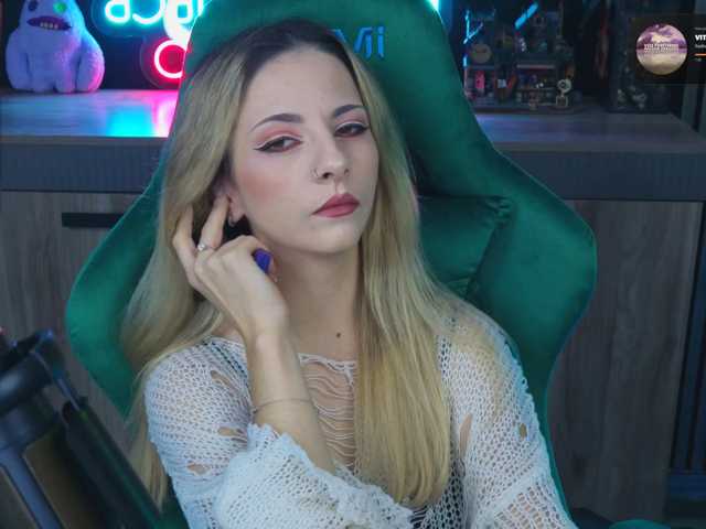 Korol-Eva live cam on BongaCams