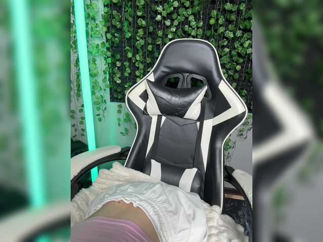 Korol-Eva live cam on BongaCams