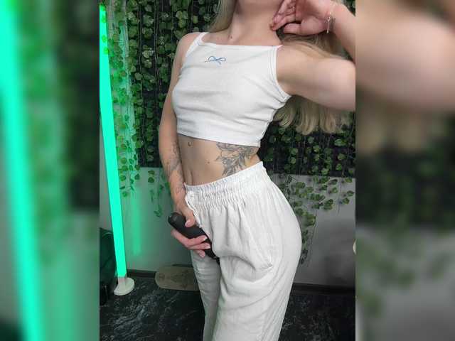 Korol-Eva live cam on BongaCams