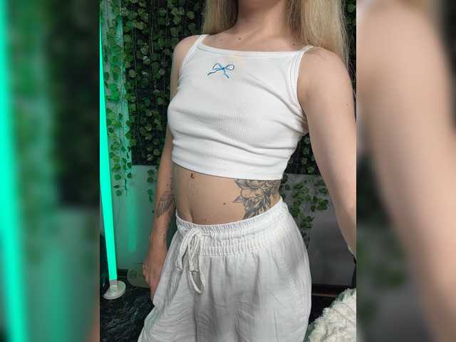 Eva_Kit live cam preview
