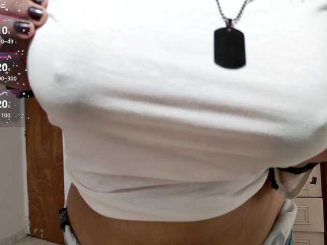 RoxaneEvans live cam on BongaCams
