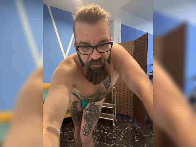 SexSparrow Sex Cam Show