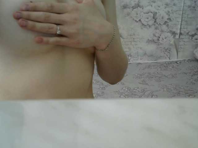 Affectionate-Fairy live cam