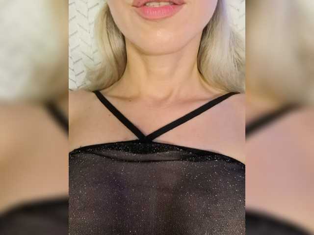 Pussechka live cam on BongaCams