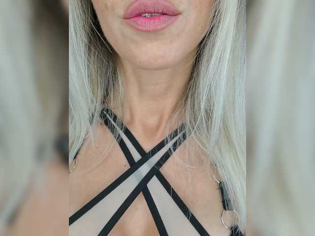 Pussechka live cam on BongaCams