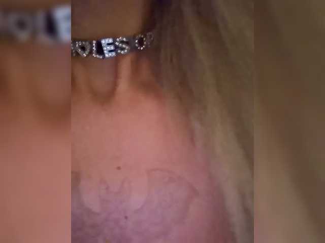 Pussechka live cam on BongaCams