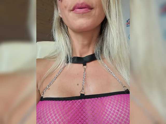 Pussechka live cam on BongaCams