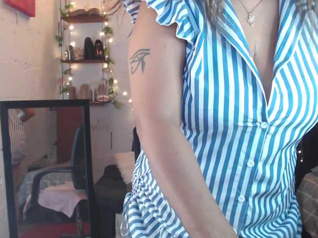 missrosariostepmoan live cam on BongaCams
