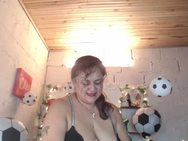 missrosariostepmoan live cam on BongaCams