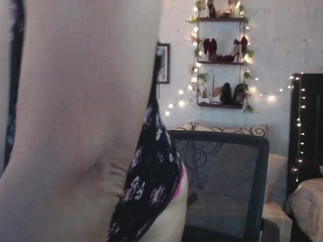 missrosariostepmoan live cam on BongaCams