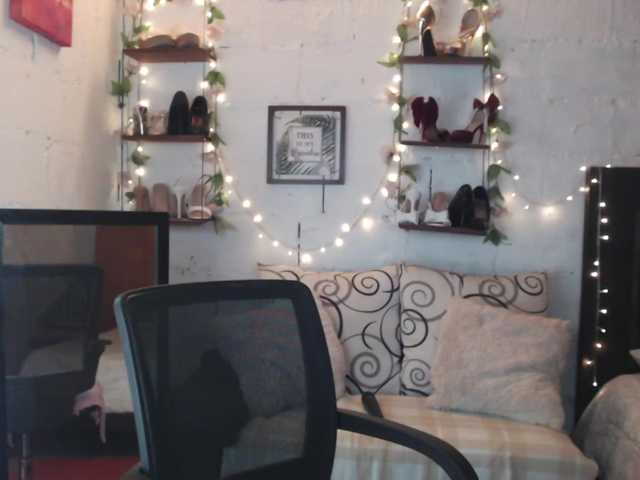 missrosariostepmoan live cam on BongaCams