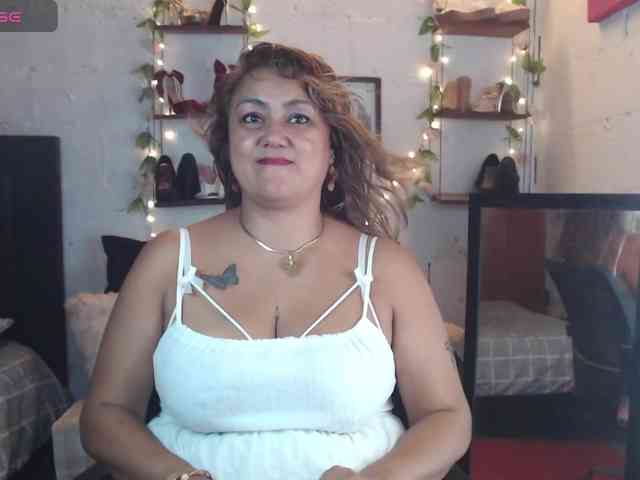 missrosariostepmoan webcam