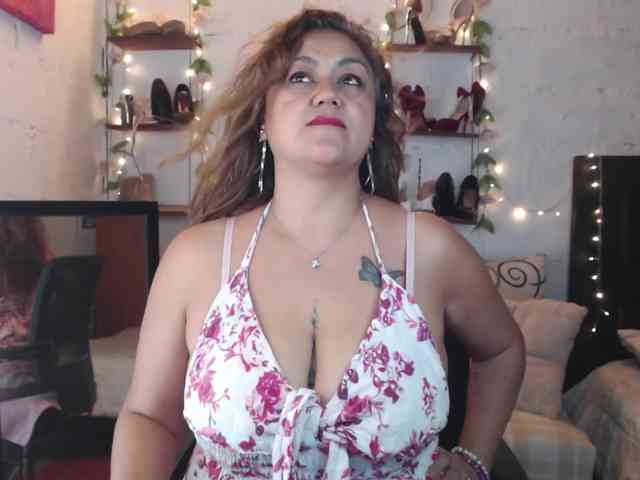 missrosariostepmoan webcam